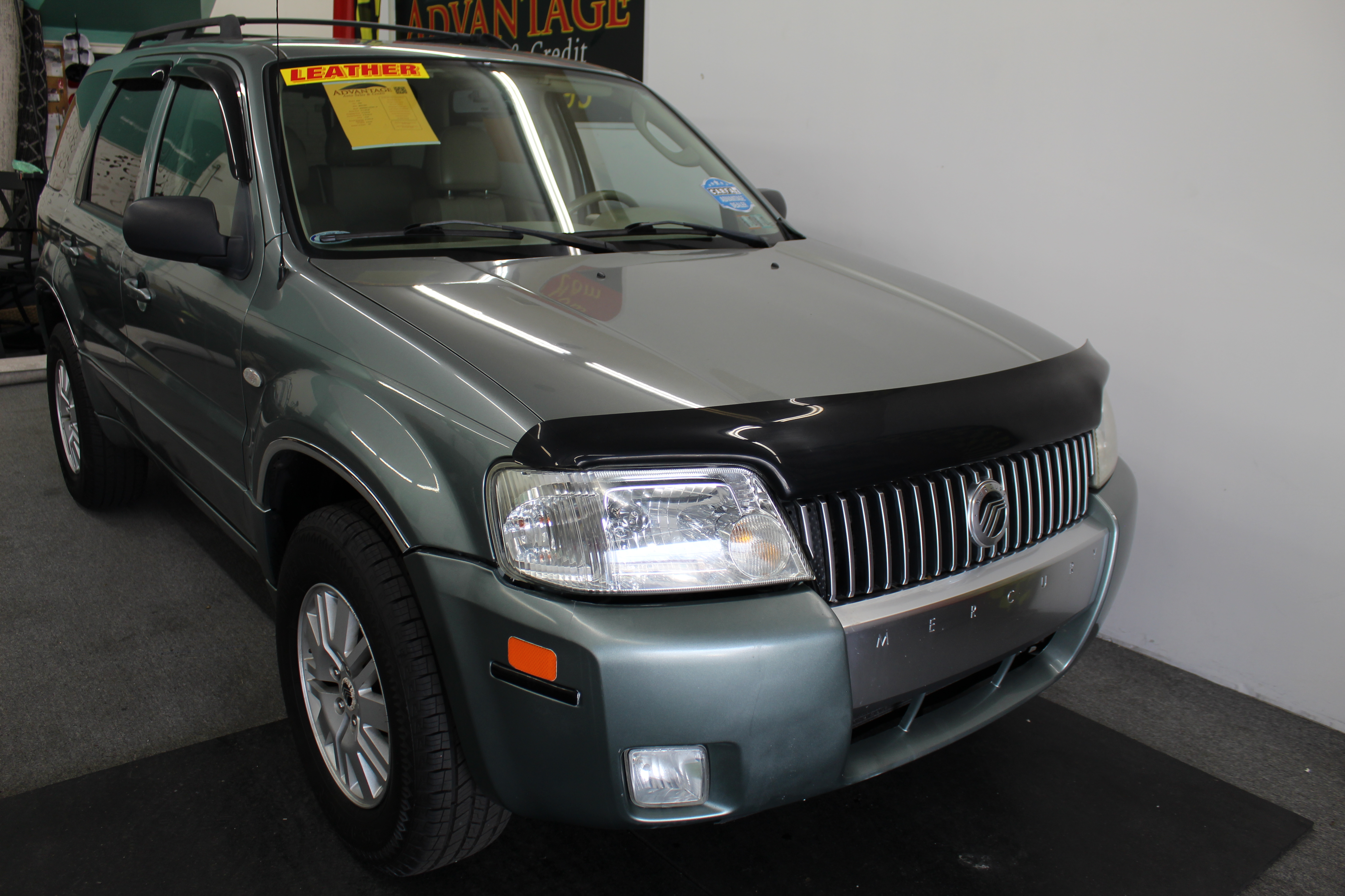 View vehicle photo 3