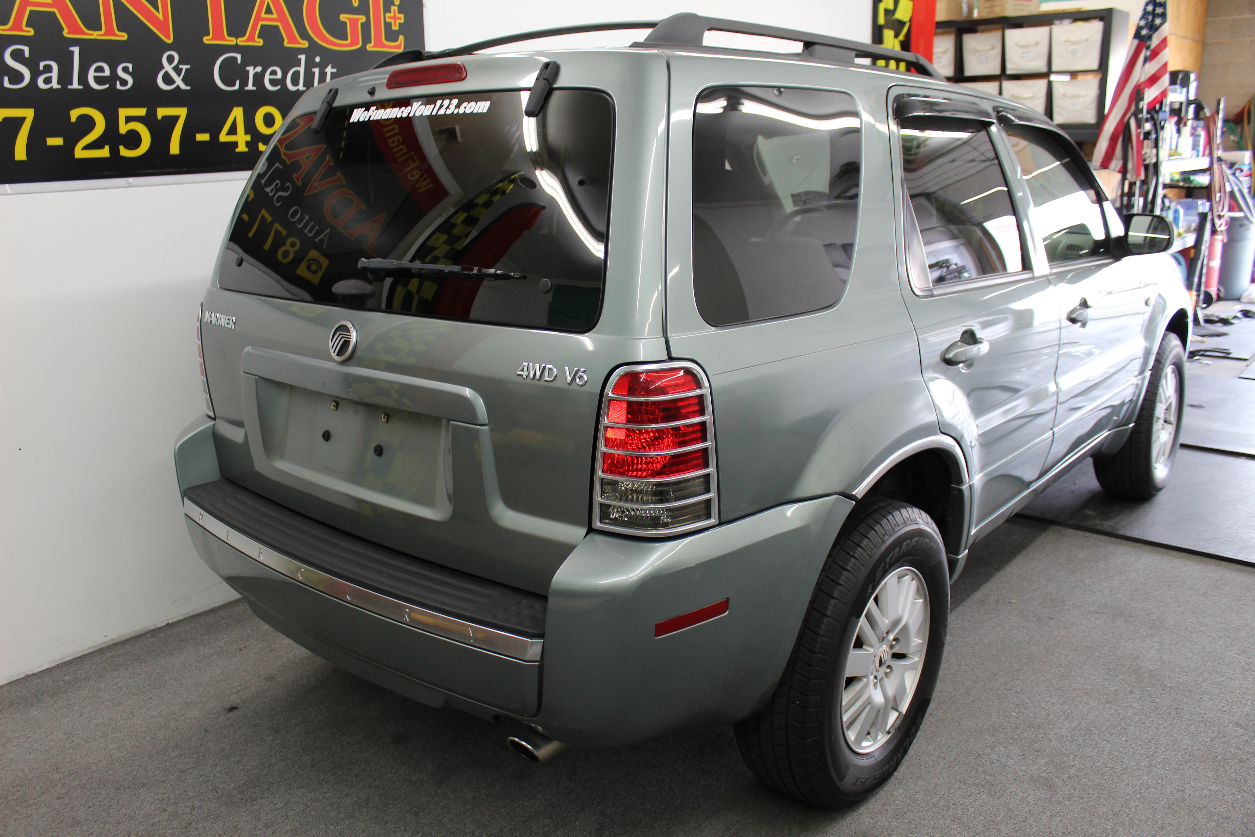 View vehicle photo 4