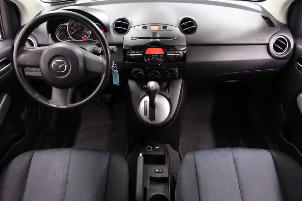 2013 Mazda Mazda2 Sport - Photo 7