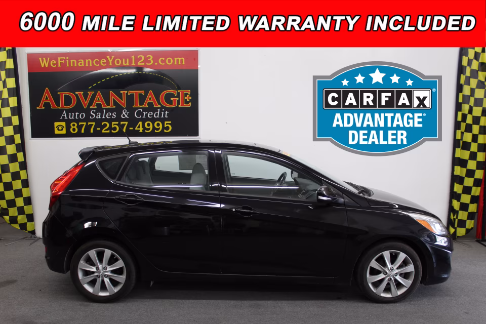 2014 Hyundai Accent SE 5-Door 6-Speed Automatic's photo